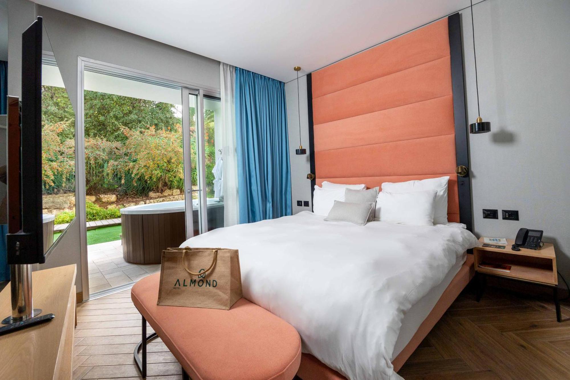 Almond Hotel - Adults Only Neve Ilan Exterior foto